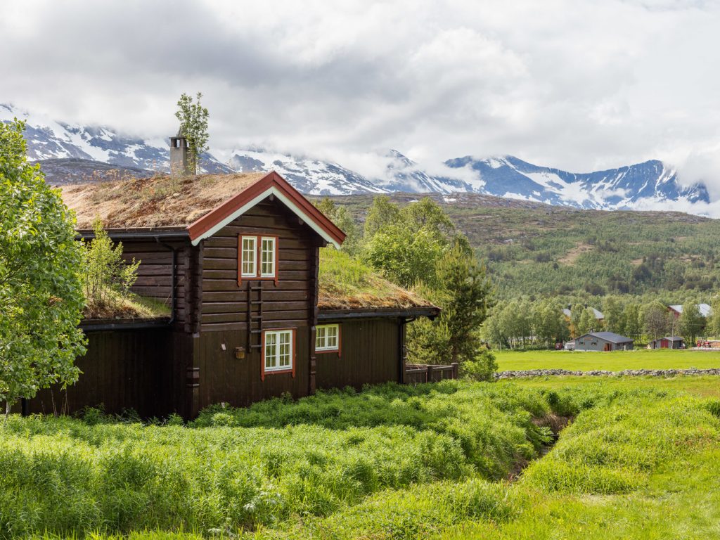 Bortistu Gjestegård ligger i Oppdal kommune i naturskjønne omgivelser innerst i Storlidalen og i hjertet av Trollheimen.